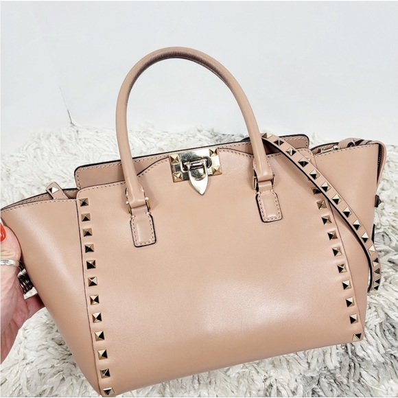 Valentino Garavani Vitello rockstud leather small bag in taupe/tan EUC - Picture 6 of 16